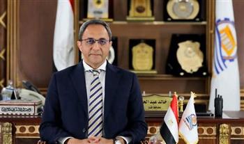  خلال لقائه بالمواطنين.. محافظ قنا يبحث 120 شكوى ويقدم حلولا عاجلة