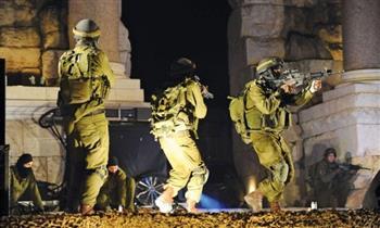 مواجهات واعتداءات بالرصاص والغاز في نابلس بعد اقتحام قوات الاحتلال