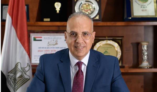 وزير الري يوجه بإزالة التعديات على امتداد مجرى النيل وفرعيه