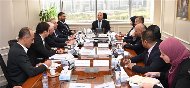 كامل الوزير يعقد لقاءً مع ممثلي "الوايلر" للطلمبات وفيلم الإيطالية لصناعة المحركات