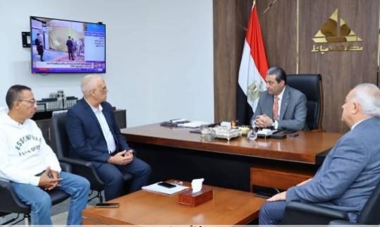 محافظ دمياط يناقش الخطة الحالية والمستقبلية لشركة طاقة غاز