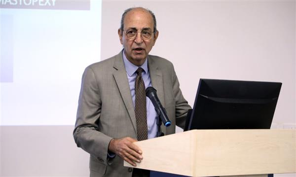 خبير مصري عالمي في جراحات أورام الثدي لتدريب الأطباء بمستشفى العاصمة الجديدة