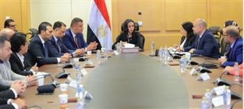   وزيرة التضامن تلتقي فريق عمل صندوق دعم مشروعات الجمعيات والمؤسسات الأهلية