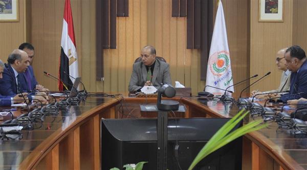 رئيس جامعة المنصورة يعقد اجتماعًا موسعًا لمتابعة مشروع مبنى امتداد مركز الأورام