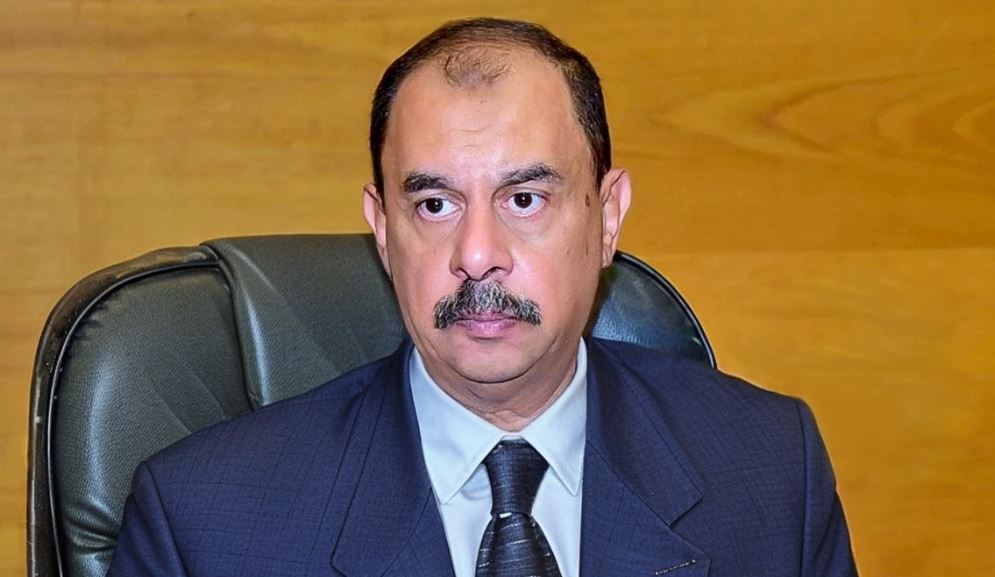بدء رصف طرق رئيسية وداخلية بشرق سوهاج