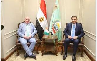 وزير الزراعة يبحث مع نظيره الأيرلندي التعاون المشترك في الأمن الغذائي والتكنولوجيا الزراعية