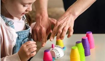 هكذا تساعدين طفلك على النطق السريع بثقة.. خطوات ممتعة وفعّالة لتنمية مهاراته