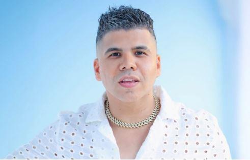 عمر كمال يحدد موعد إصدار أولى أغنيات ألبومه الجديد