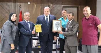   فوز مدرسة نجع الجزيرة بدشنا فى قنا بجائزة التميز المؤسسي 