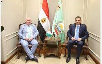 وزير الزراعة يبحث مع نظيره الأيرلندي التعاون المشترك في الأمن الغذائي والتكنولوجيا الزراعية