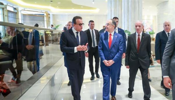 وزير الصحة يلتقي رئيس ألبانيا لبحث آفاق التعاون الصحي بين البلدين