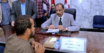 محافظ سوهاج يعقد اللقاء الجماهيري الأسبوعي للاستماع إلى شكاوى وطلبات المواطنين