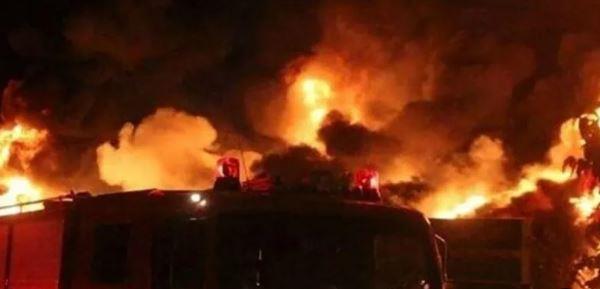 مصرع شخص وإصابة ثلاثة آخرين في حريق بمصفاة نفط إيرانية