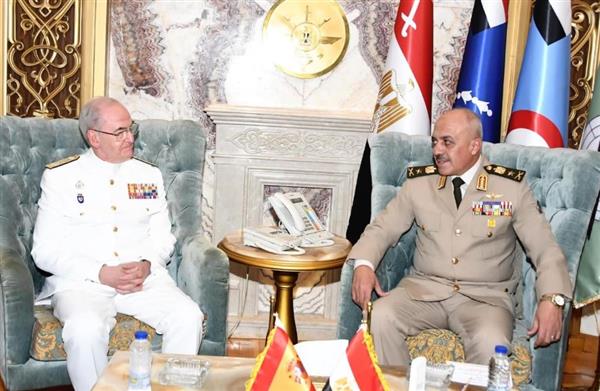الفريق أحمد خليفة يلتقي رئيس أركان الدفاع الأسباني