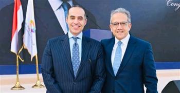 وزير الشؤون النيابية يهنئ خالد العناني بتولي إدارة اليونسكو