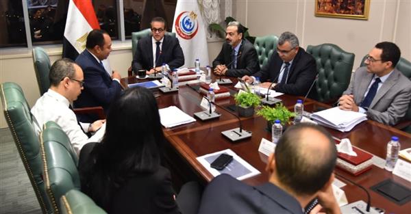 وزير الصحة يتابع إنشاء مستشفى النيل للأطفال