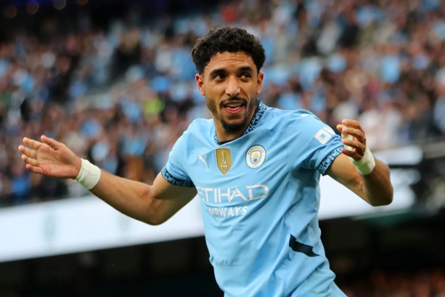 مرموش على مقاعد بدلاء مانشستر سيتي لمواجهة ليفربول في الدوري الإنجليزي الممتاز