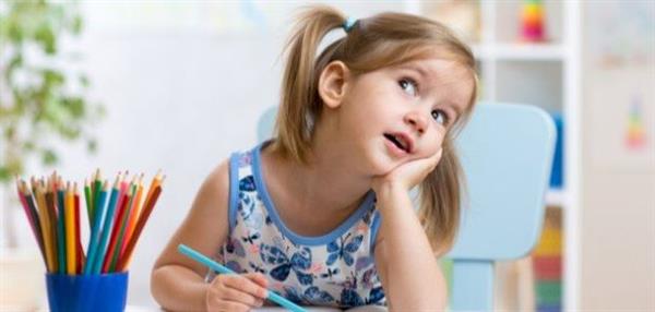 8 أسئلة يومية لتنمية ذكاء طفلك.. اطرحيها بانتظام