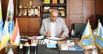   رئيس شركة الصرف الصحي بالإسكندرية يتابع أعمال التطهير بالمقار الانتخابية