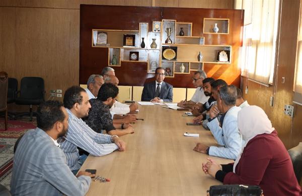 الاجتماع التحضيري الأول للمعرض الزراعي الثاني بجامعة قنا