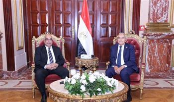 وزير العدل يزور رئيس مجلس الشيوخ لتهنئته بتولي منصبه