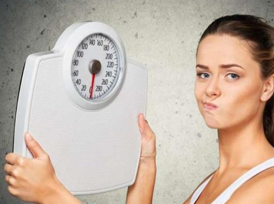 7 عادات يومية تسبب ثبات الوزن وكيفية التخلص منها فورا