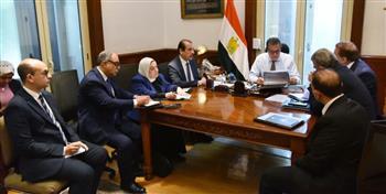 وزير الصحة يبحث مع الرئيس التنفيذي لمدينة اللقاحات مستجدات المشروع