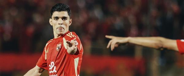 أشرف بن شرقي خارج مباراتَي بداية كأس العرب والأهلي يتابع حالته