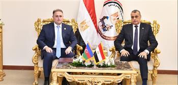 وزير الدولة للإنتاج الحربي يلتقي وزير الصناعات الدفاعية لدولة أذربيجان