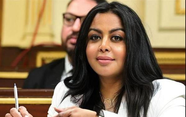 نيفين حمدي تشيد بافتتاح الرئيس "إيديكس "2025