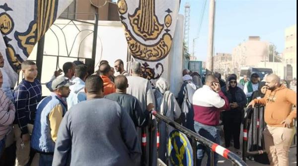 إقبال بلجان إدفو في الساعات الأولى من فتح باب التصويت في انتخابات مجلس النواب