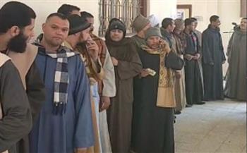 توافد الناخبين بدائرة البلينا بسوهاج للتصويت في انتخابات مجلس النواب