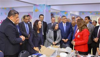   وزيرتا التضامن والتنمية ومحافظ الجيزة يفتتحون المجمع الخدمي بمساكن روضة السودان