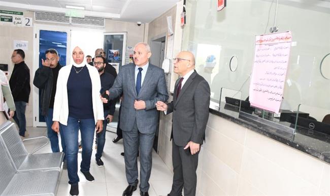 رئيس جامعة قناة السويس يتفقد مركز طب الأسرة الرئيسي ومركز علاج الأورام والطب النووي