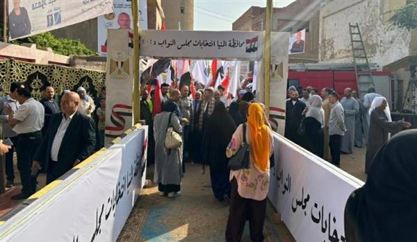 حملات أمنية تحبط محاولات شراء أصوات الناخبين في لجان المنيا