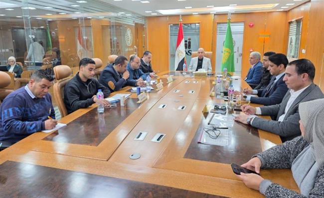 بعد إغلاق صناديق اليوم الأول .. محافظ المنيا يدعو المواطنين للتصويت غداً