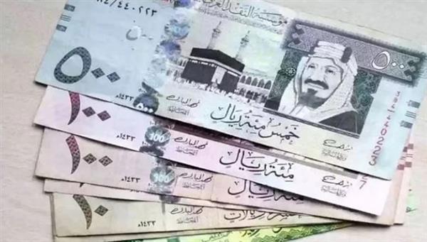 ارتفاع طفيف للريال السعودي.. زيادة قرش واحد في البنوك المصرية
