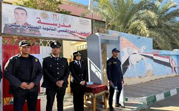   انتظام التصويت في مدرسة الشهيد أحمد المنسي بمركز الداخلة لانتخابات الدوائر الملغاة