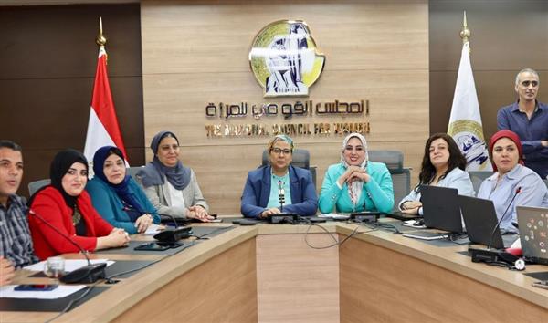 أمل عمار تتفقد سير العملية الانتخابية من داخل الغرفة المركزية للقومي للمرأة