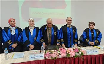   مديرة مجمع مصطفى النجار المميزة للغات تحصل على درجة الماجستير