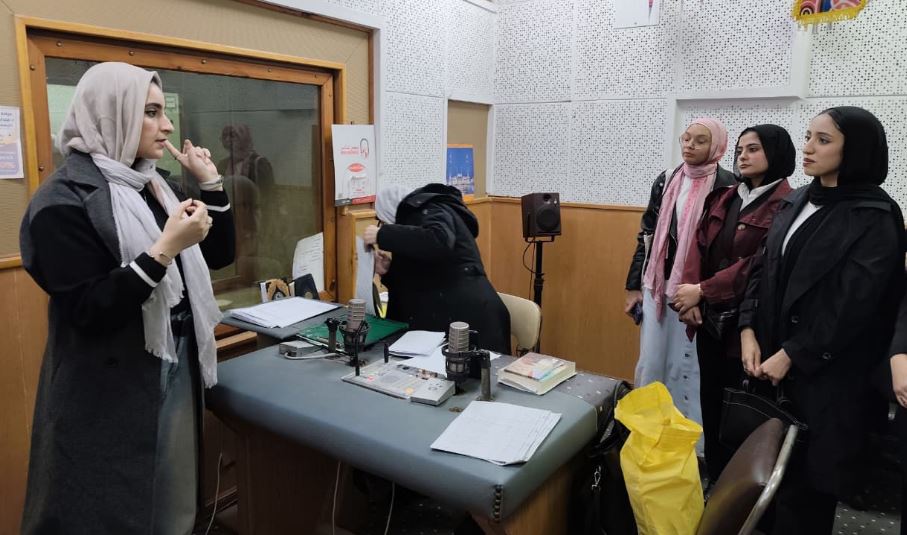 راديو جامعة قناة السويس ينظم جولة تدريبية لطلاب كورس المذيع المحترف