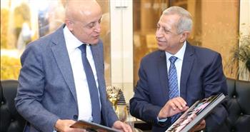   رئيس الأكاديمية العربية يزور محافظ الأقصر في إطار تعزيز التعاون المشترك