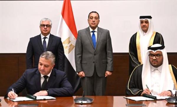 مدبولي يشهد توقيع عقد مشروع "المانع" القطرية لإنتاج وقود الطائرات بالسخنة