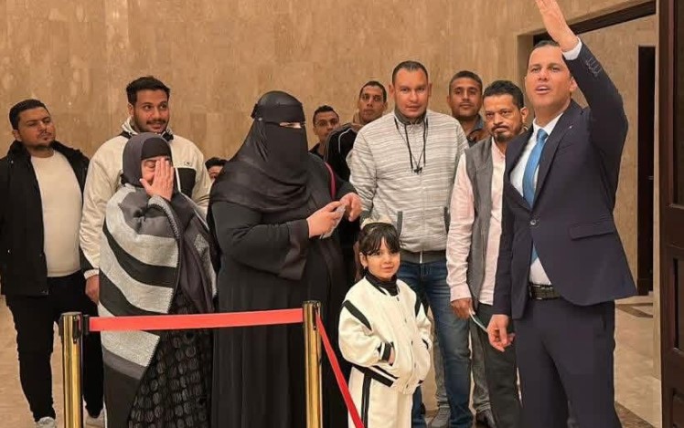 إقبال لافت للعائلات المصرية بالرياض على لجان التصويت في جولة الإعادة للبرلمان