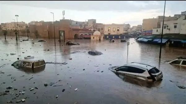 ارتفاع حصيلة ضحايا الفيضانات بمدينة آسفي في المغرب إلى 21 قتيلًا