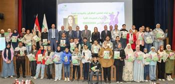 "رئيس البريد" تكرم أبناء العاملين المتفوقين دراسياً على مستوى الجمهورية