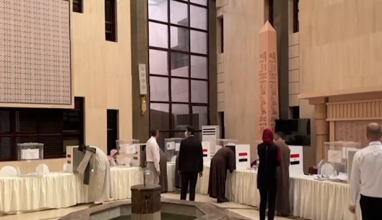 توافد كثيف للمصريين في السعودية باليوم الثاني لانتخابات النواب