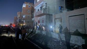   محافظ القليوبية يشكل لجنة هندسية لفحص العقارات بعد سقوط حاويات قطار بضائع بطوخ