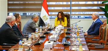   وزيرة التنمية المحلية تستقبل أعضاء لجنة الطاقة والبيئة والقوى العاملة بمجلس الشيوخ