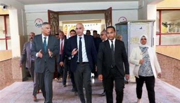   وزير التعليم ومحافظ أسوان يواصلان جولتهما التفقدية بمدارس المحافظة